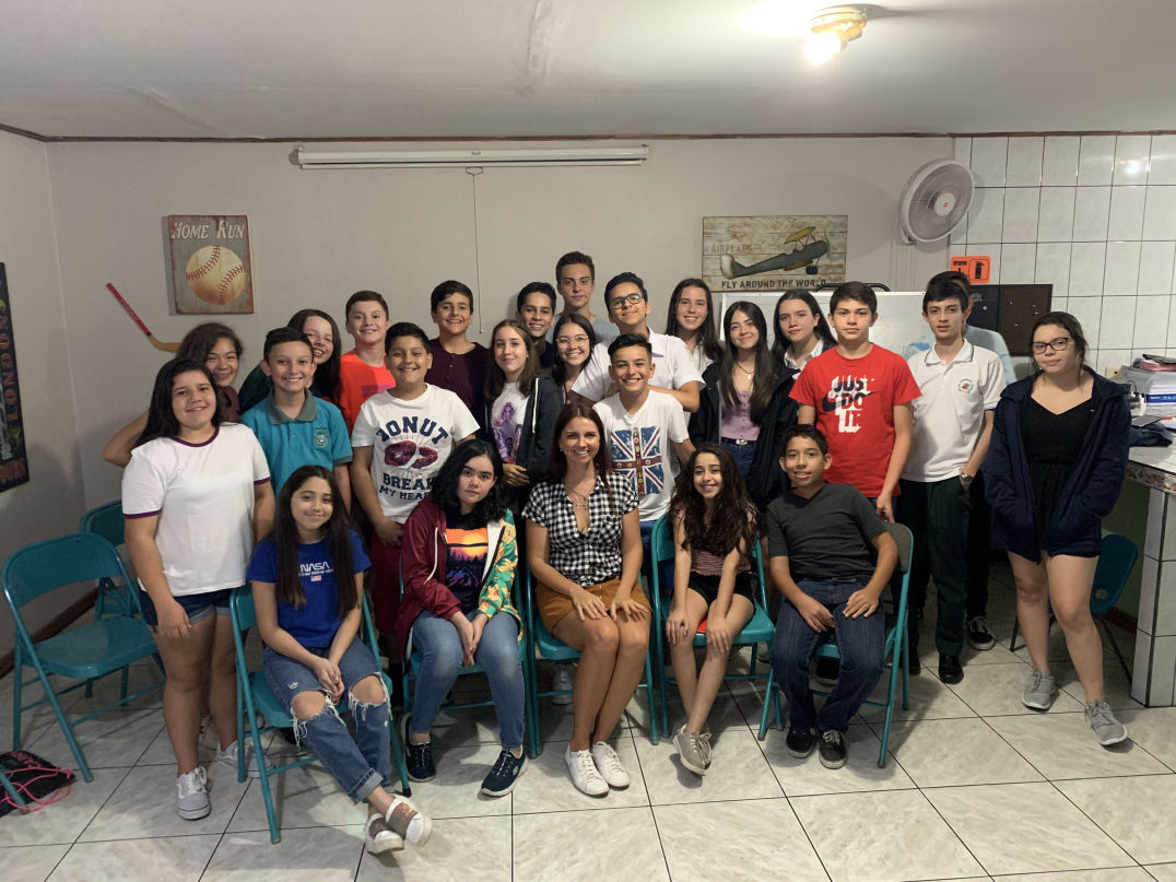 grupo de estudiantes de Costa Rica y Panama